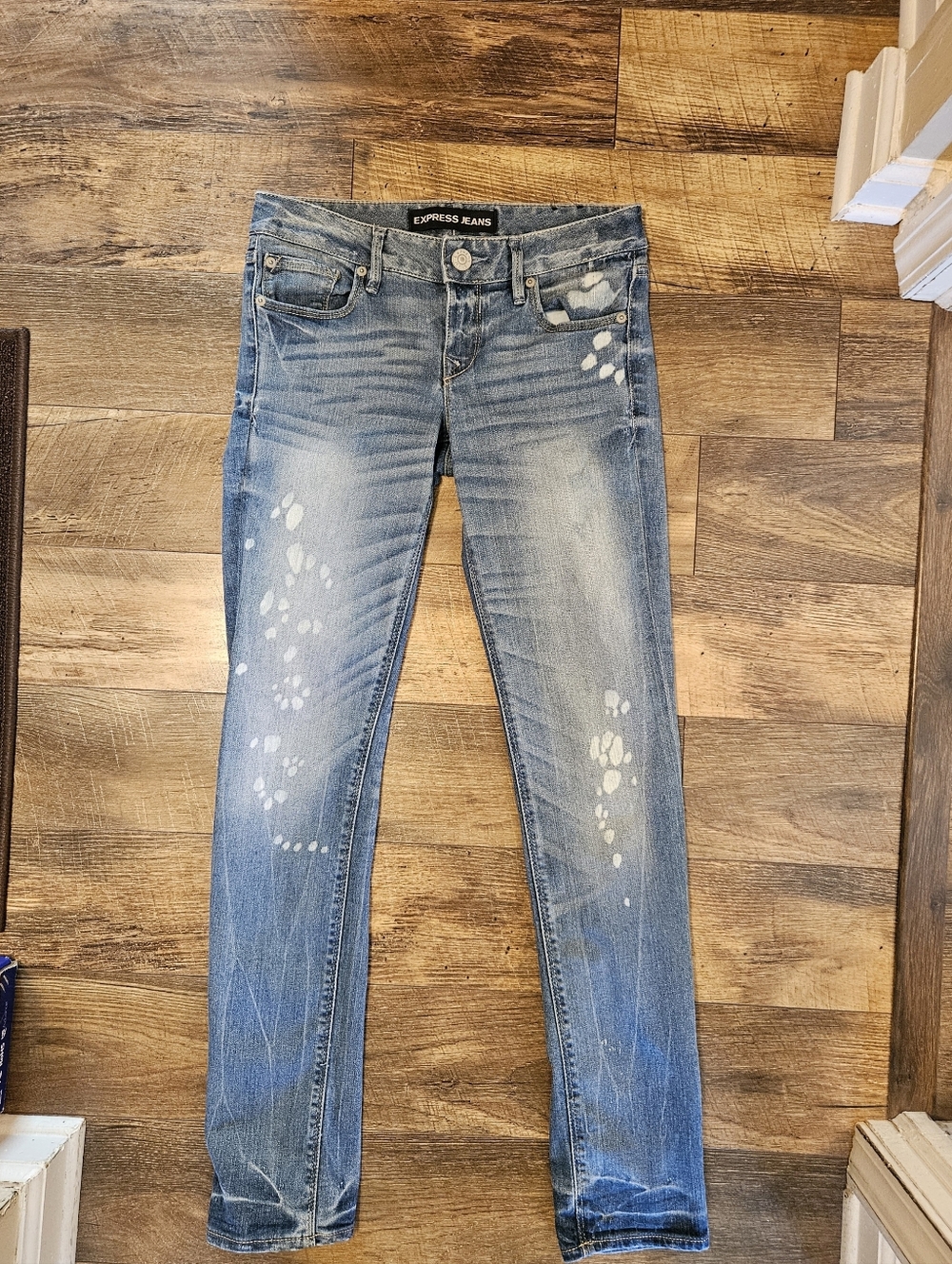 Express Women's Skinny Jeans in Light Blue with Paint-Splatter Detail